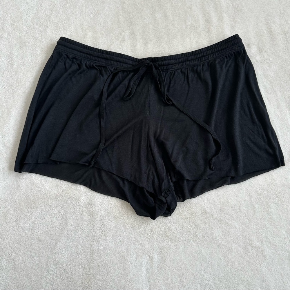 (NEW) SKIMS Kim Sleeps Short Short sleep shorts in Onyx (Black) women’s Small